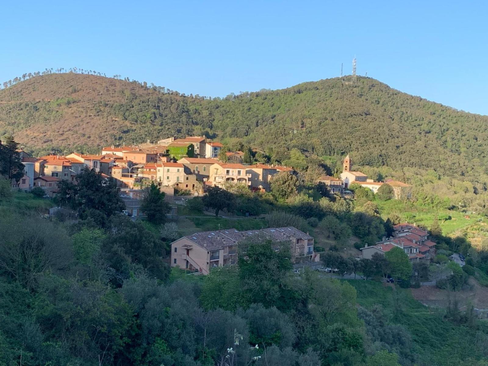 Apartamento La Casa Delle Stelle Tirli Exterior foto